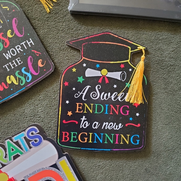 Graduation Table Top Decoration Bundle - Picture 2 of 15